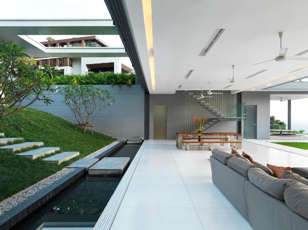 Posezení v ubytování Villa Amanzi Kamala by Elite Havens