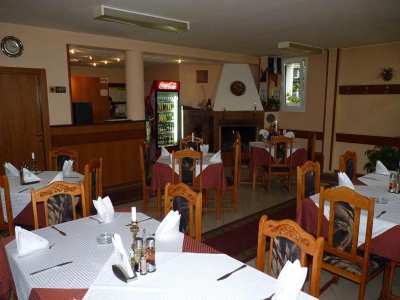 Restaurace v ubytování Niko Hotel