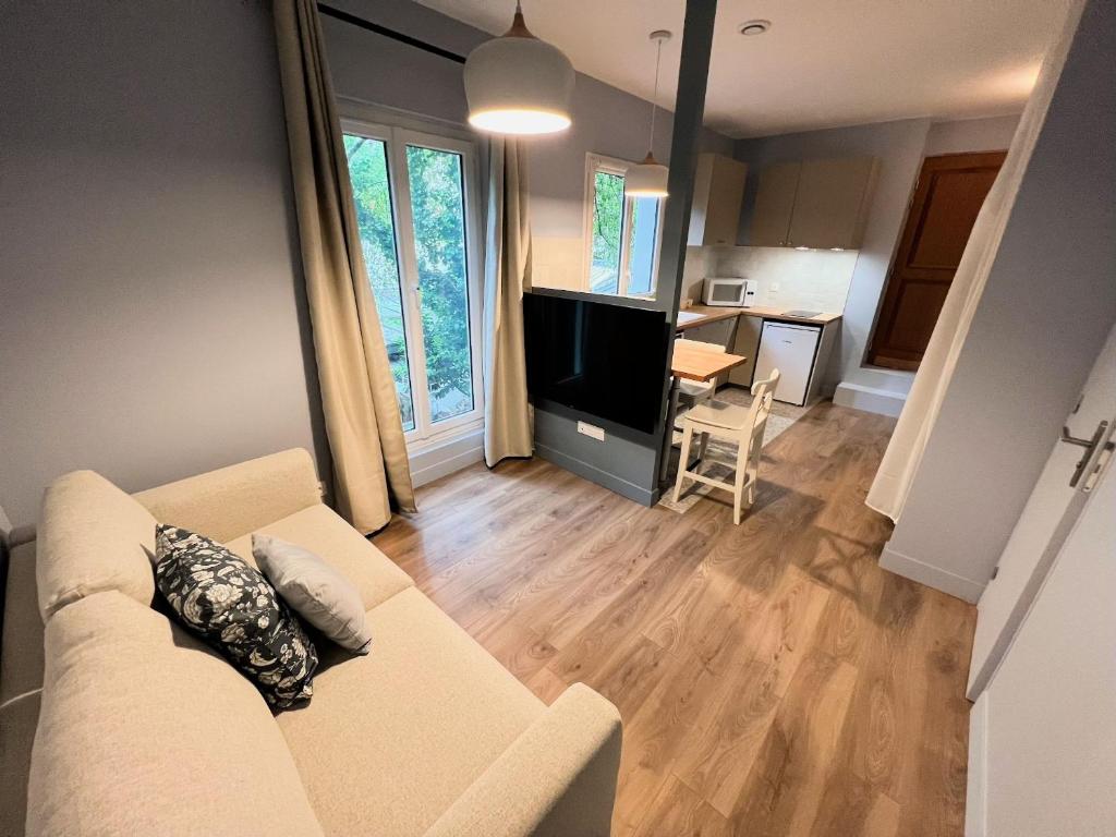 Pere Lachaise Apartment - Superior Apartment