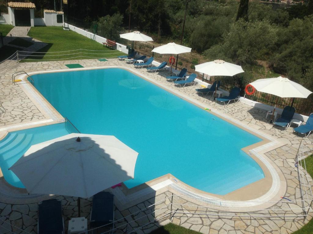 Basen w obiekcie Villa Agni lub w pobliżu