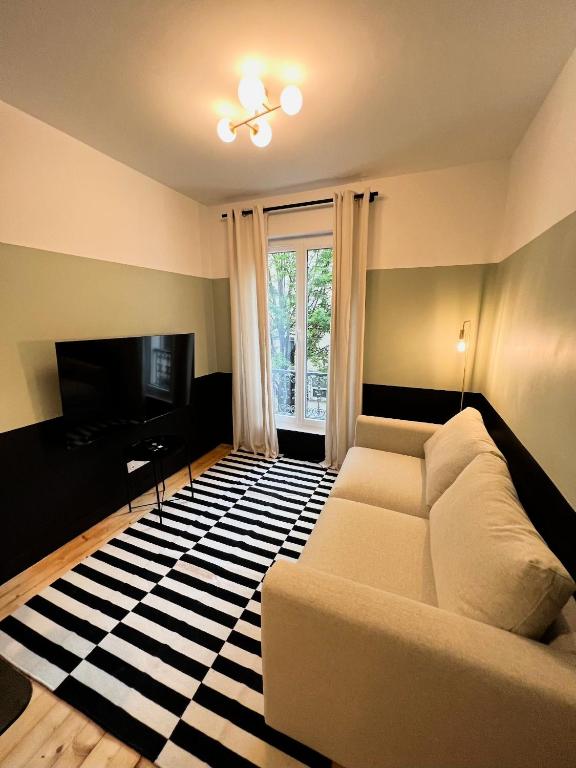 Pere Lachaise Apartment - 