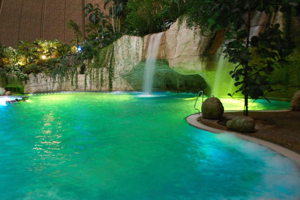 Πισίνα στο ή κοντά στο Tropical Islands