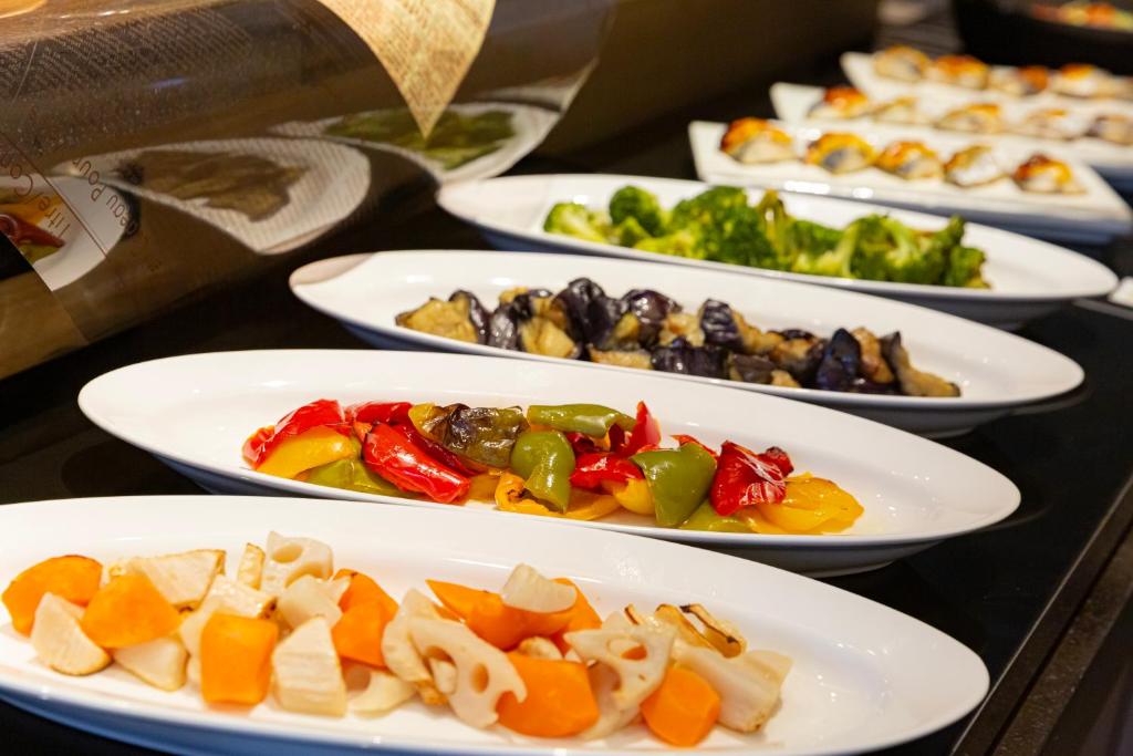 ホテルの敷地内または近くでの食事または食べ物