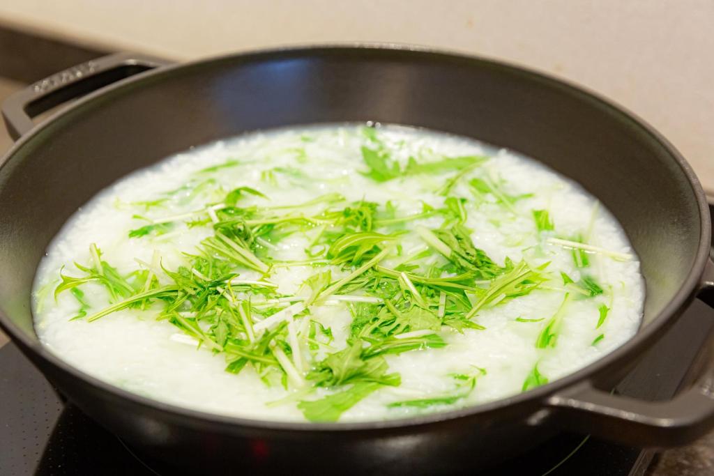 ホテルの敷地内または近くでの食事または食べ物