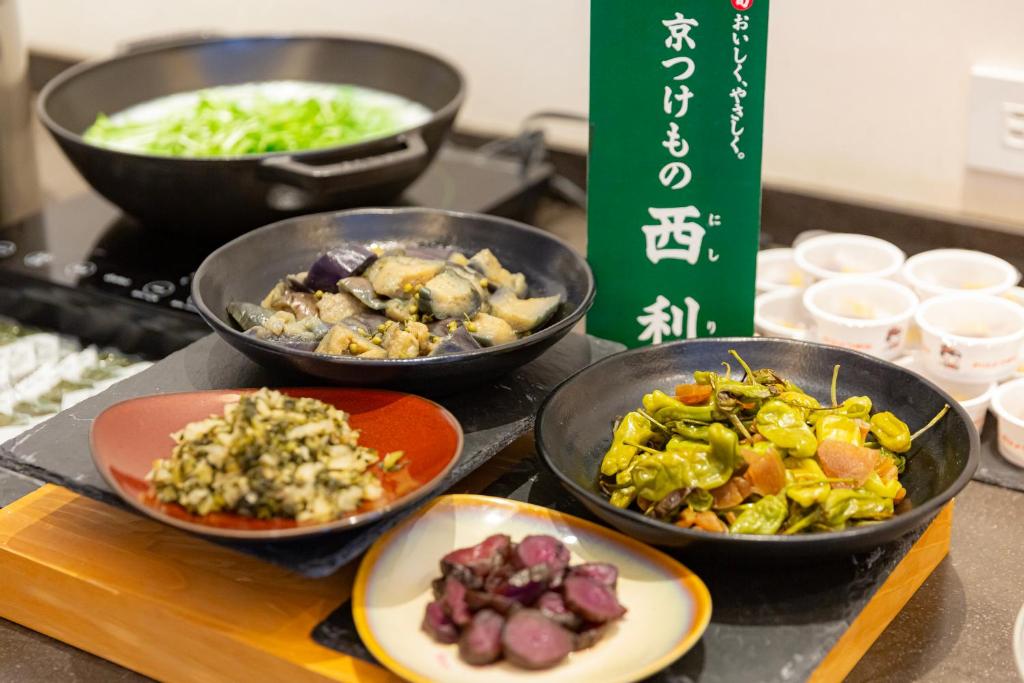 ホテルの敷地内または近くでの食事または食べ物