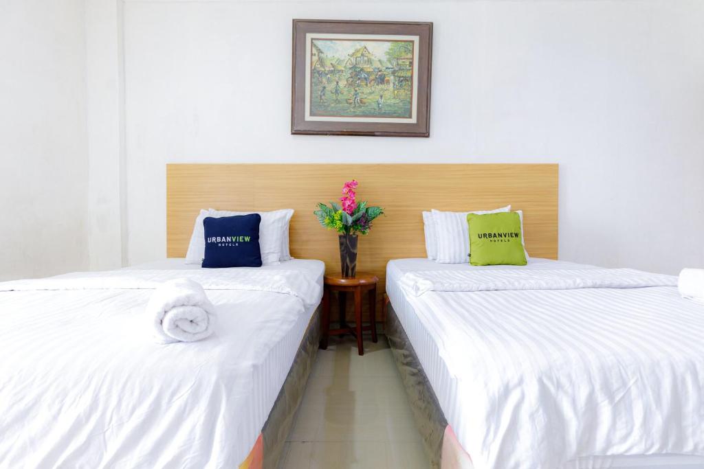 Urbanview SRB near Mall Ciputra Cibubur by RedDoorz - Habitación Gemela Superior