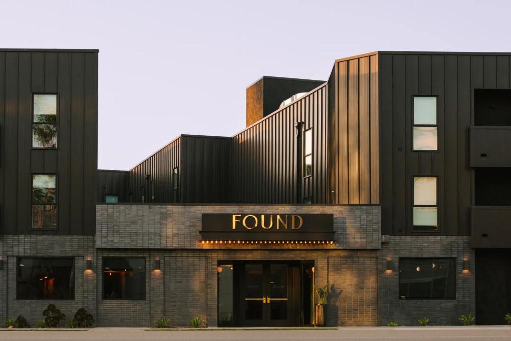 a front view of aountain building at FOUND Hotel Santa Monica in Los Angeles