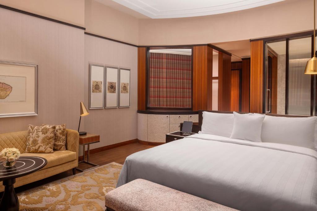 Postel nebo postele na pokoji v ubytování ITC Ratnadipa, a Luxury Collection Hotel, Colombo
