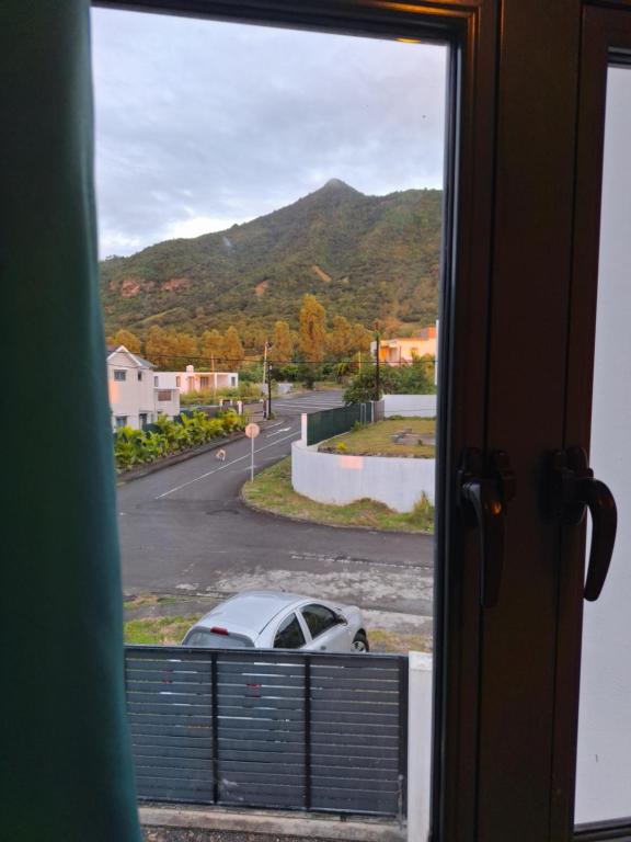 Nespecifikovaný výhled na hory nebo výhled na hory při pohledu z apartmánu
