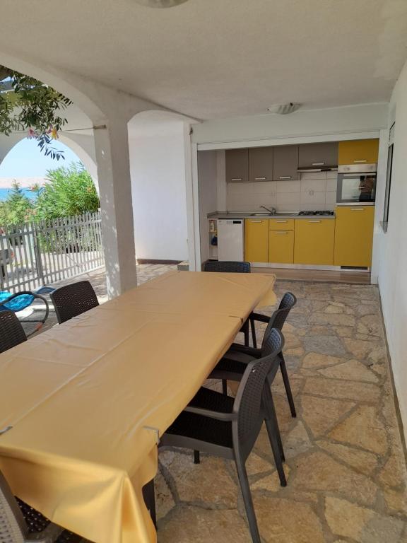 Kuchyň nebo kuchyňský kout v ubytování Apartment Milka by the Sea