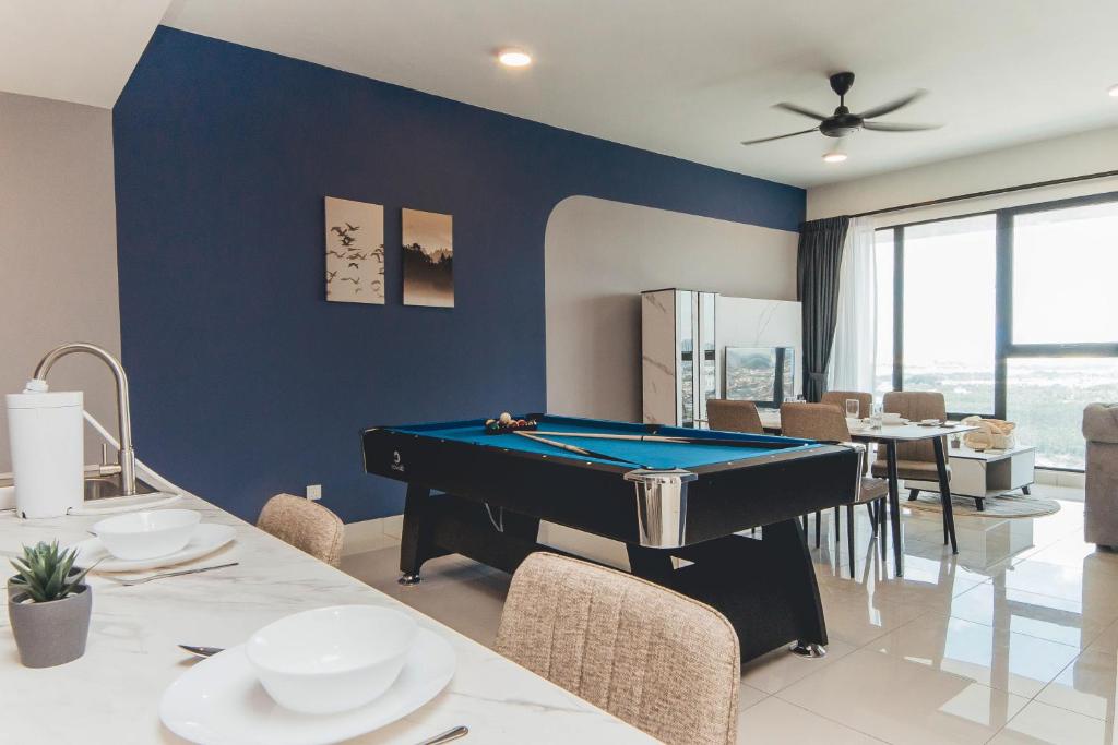 Mosaic Blue Lagoon 3BR 8pax Pooltable w Bathtub by Our Stay, Johor