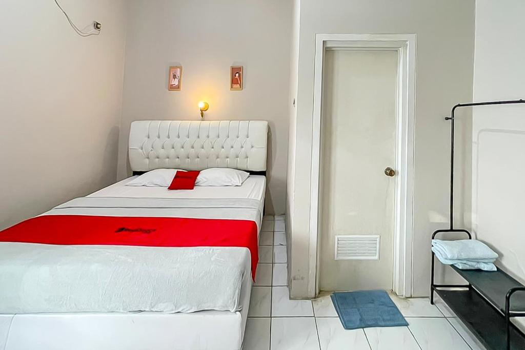 RedDoorz Plus at Hotel Putrajaya - Superior Double Room