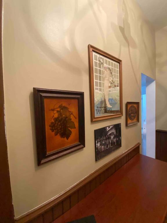 Foto dalla galleria di The Champagne Suite 2 a Hammondsport