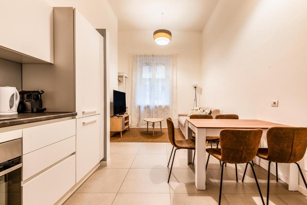 Brand New Milano 5 PAX WIFI Corso Sempione - Two-Bedroom Apartment