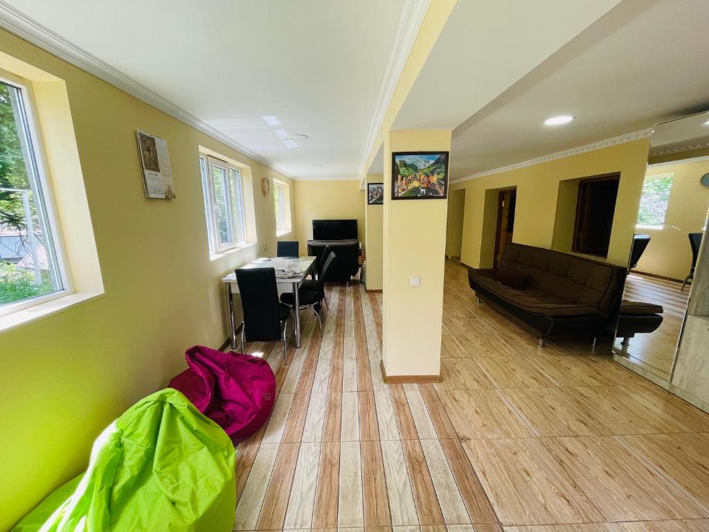 TV a/nebo společenská místnost v ubytování Guesthouse am Museum