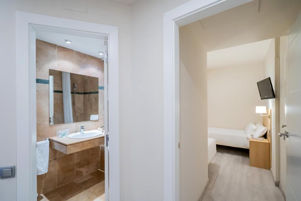 Hotel Glòries - Resim 39