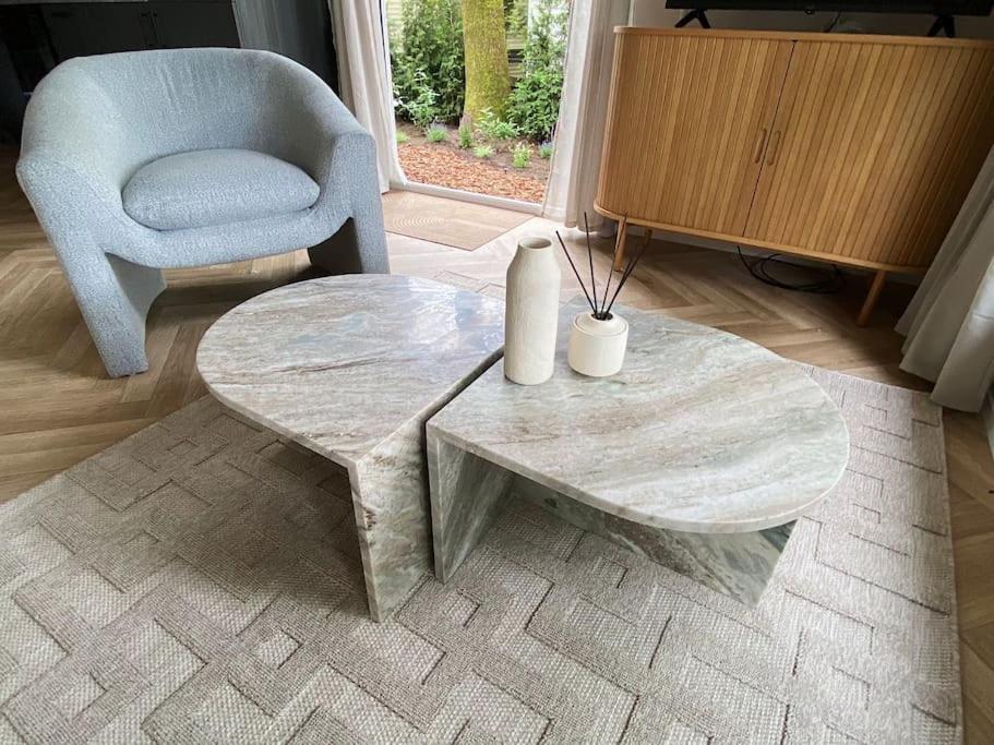 Posezení v ubytování Noya Tinyhouse Veluwe Hoenderloo