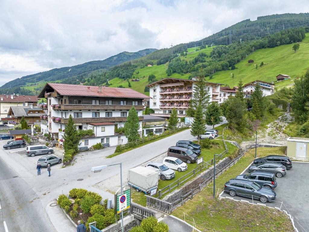 Nespecifikovaný výhled na hory nebo výhled na hory při pohledu z hotelu