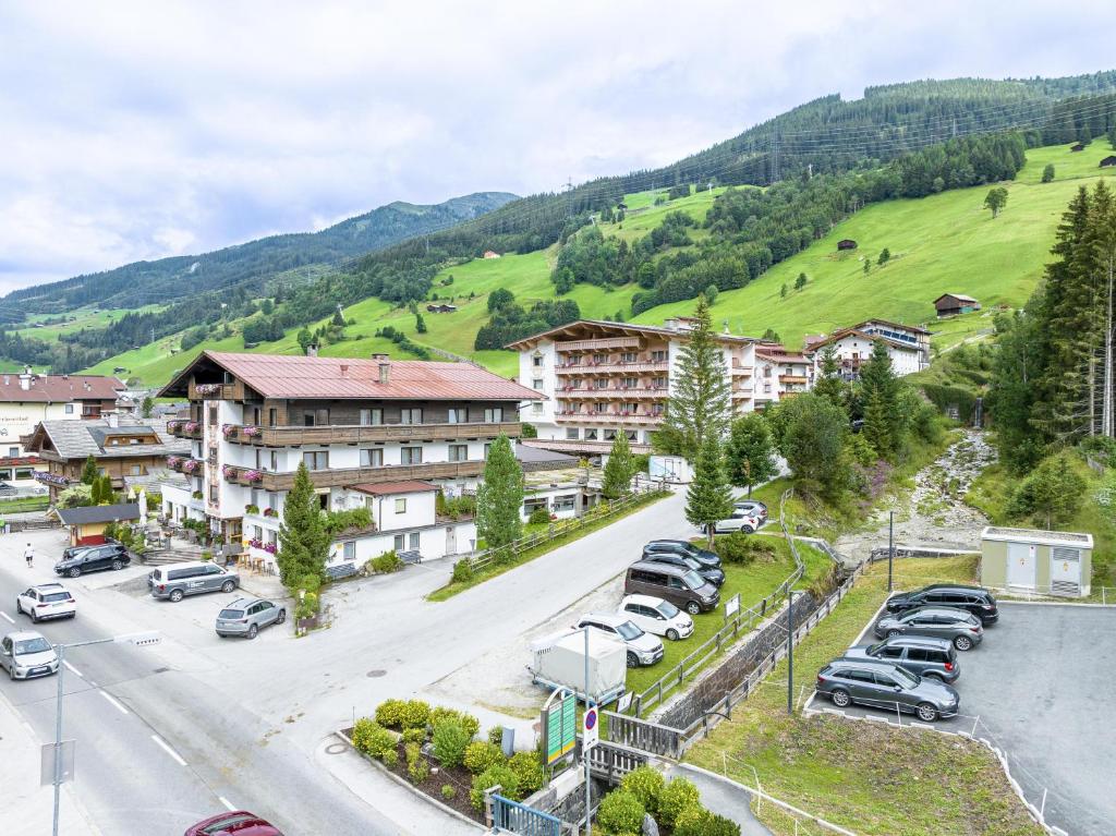 Nespecifikovaný výhled na hory nebo výhled na hory při pohledu z hotelu