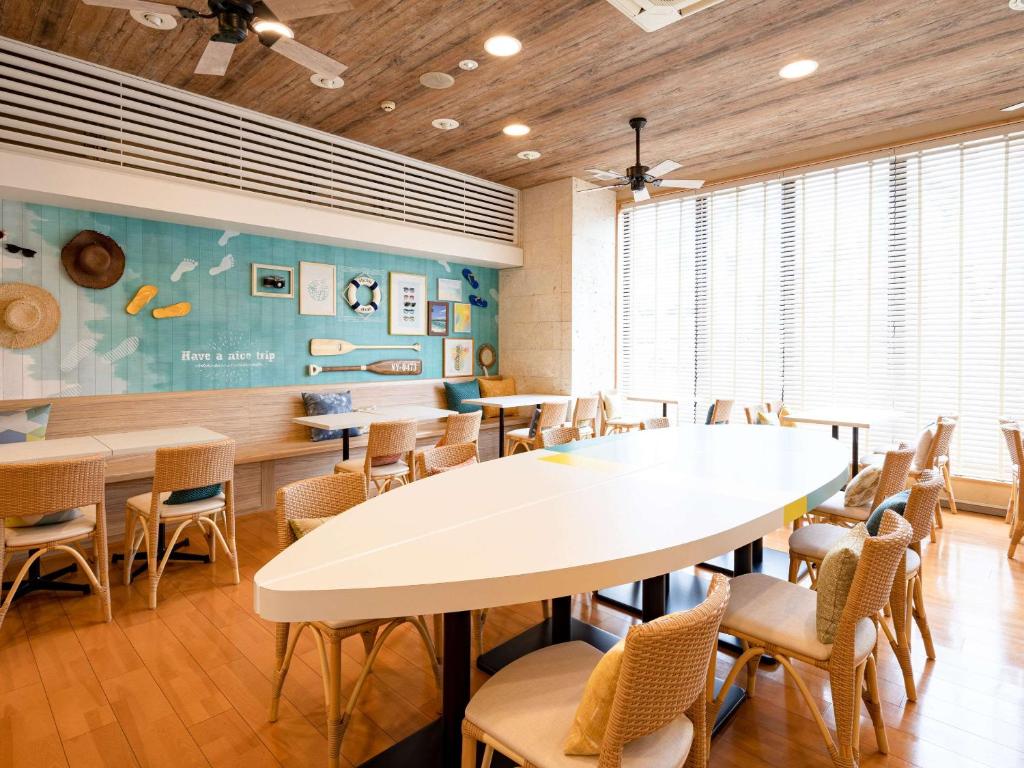 Restaurace v ubytování Comfort Inn Naha Tomari Port