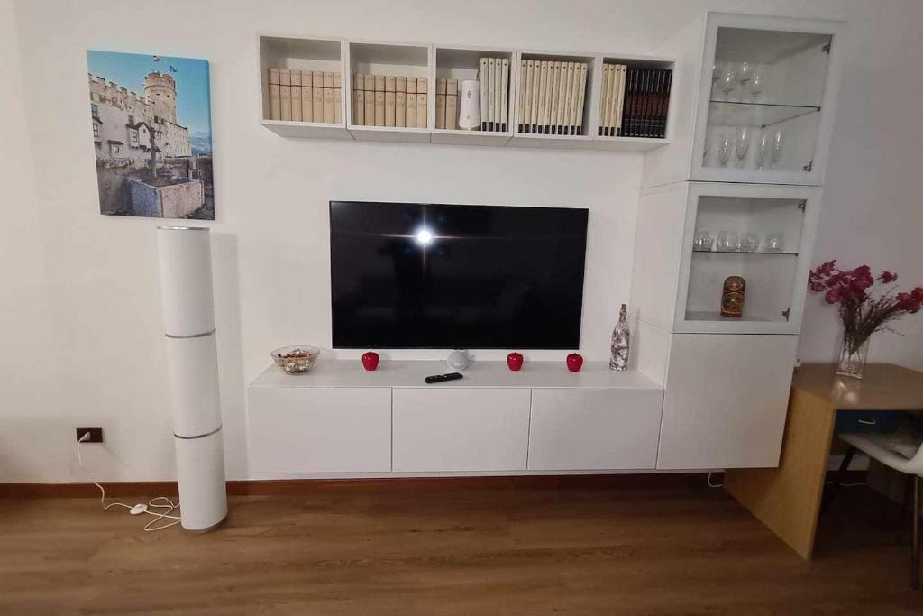 Telewizja i/lub zestaw kina domowego w obiekcie La Casa di Vale Suffragio
