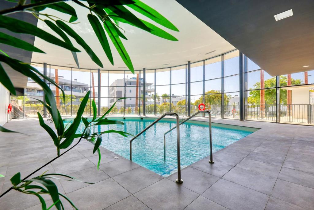 Bazén v ubytovaní Estepona Place - Spacious family city apartment alebo v jeho blízkosti