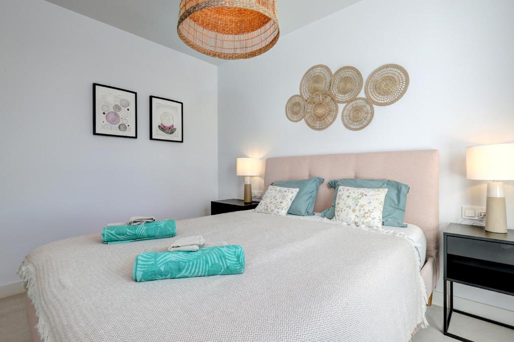 Posteľ alebo postele v izbe v ubytovaní Estepona Place - Spacious family city apartment