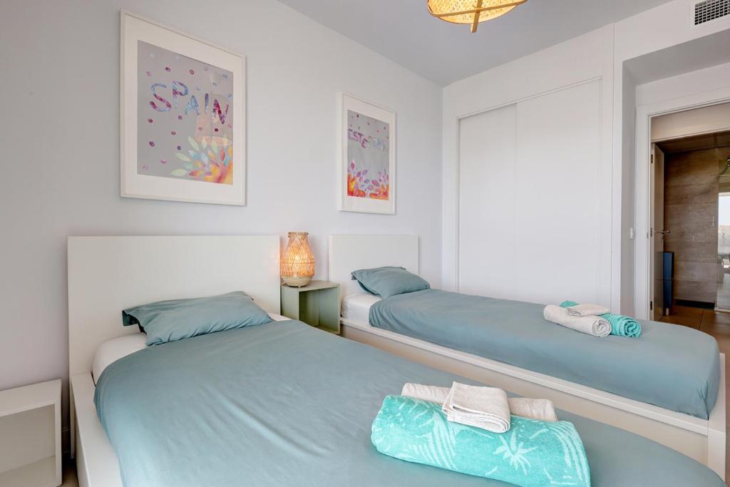 Posteľ alebo postele v izbe v ubytovaní Estepona Place - Spacious family city apartment