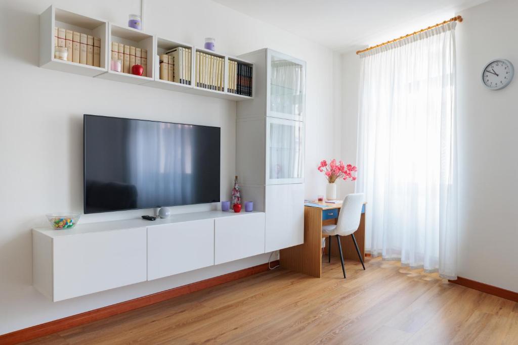 Telewizja i/lub zestaw kina domowego w obiekcie La Casa di Vale Suffragio