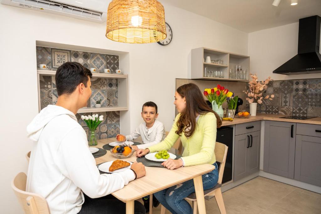 Tündérkert Apartman - Dreizimmer Mit Eigenem Bad