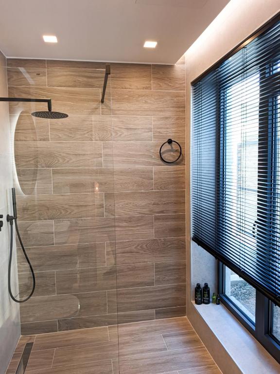 Koupelna v ubytování Aphrodite Luxury Suites with private heated pools