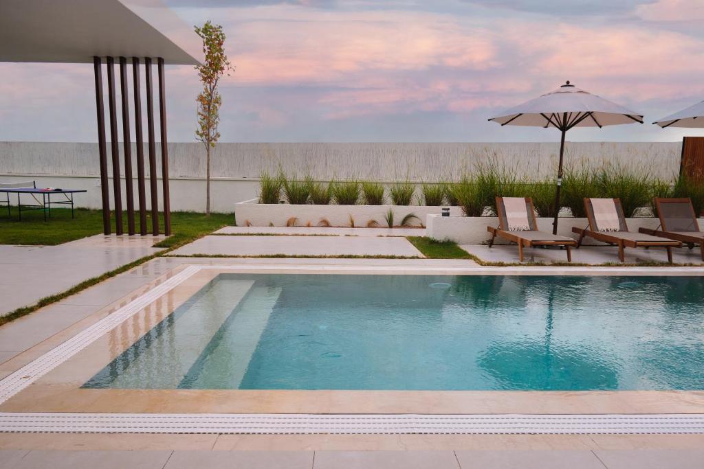 Bazén v ubytování Ashta Suites - Cozy Suite nebo v jeho okolí