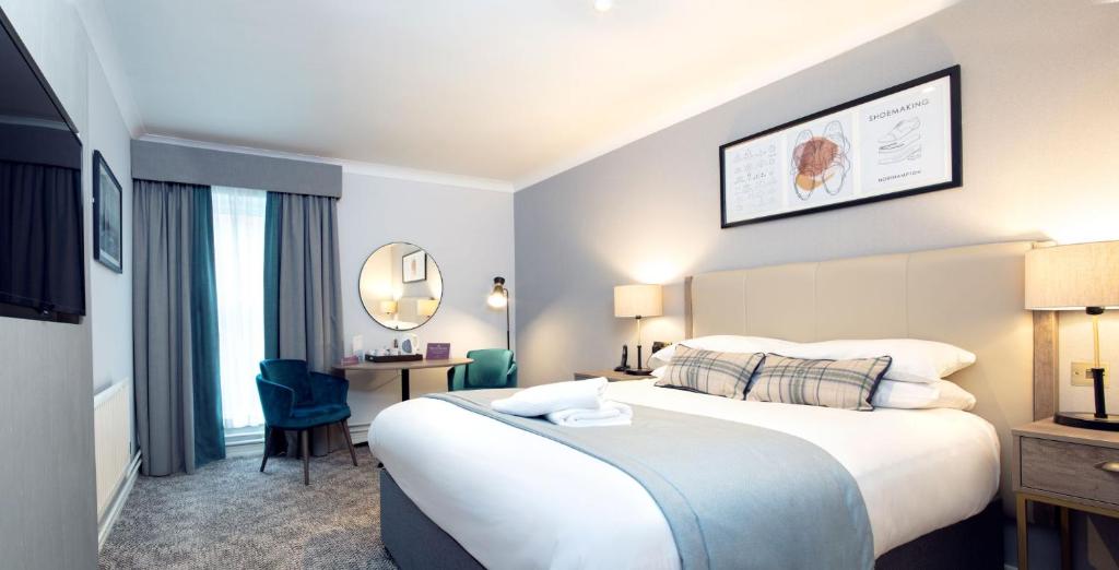 Eastwood Hall - 