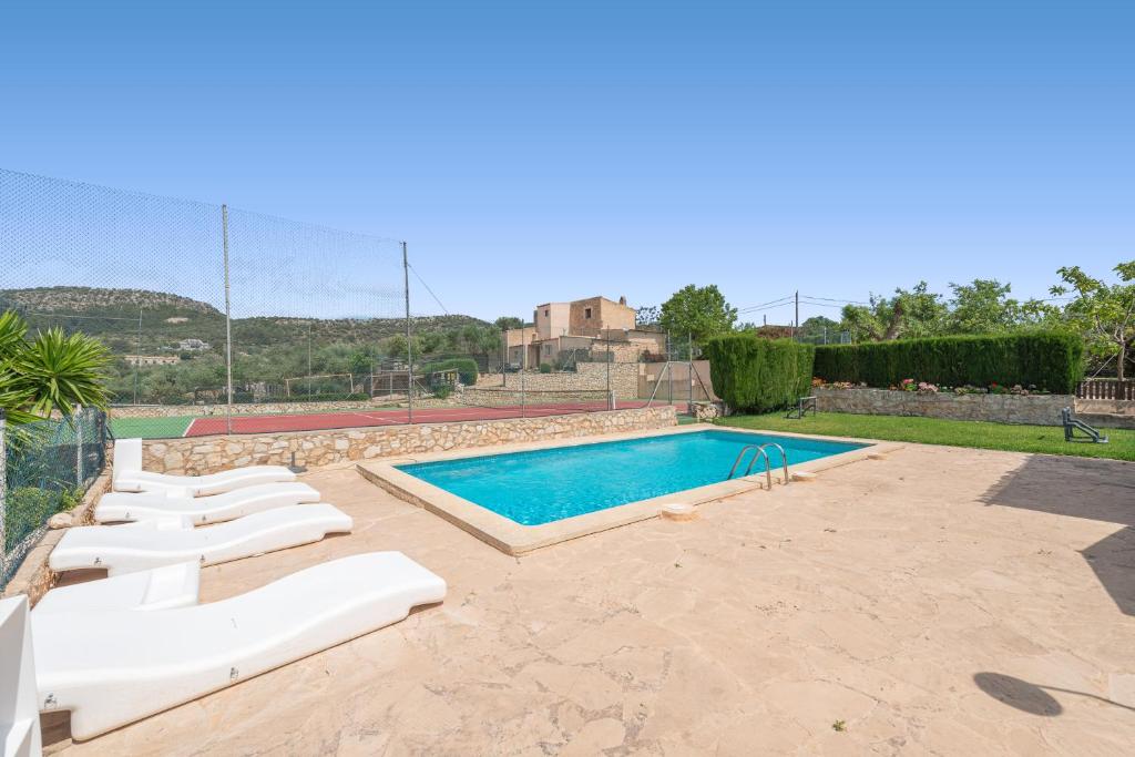 Πισίνα στο ή κοντά στο Villa Rural LA CIGARRA CAN CARRASCO