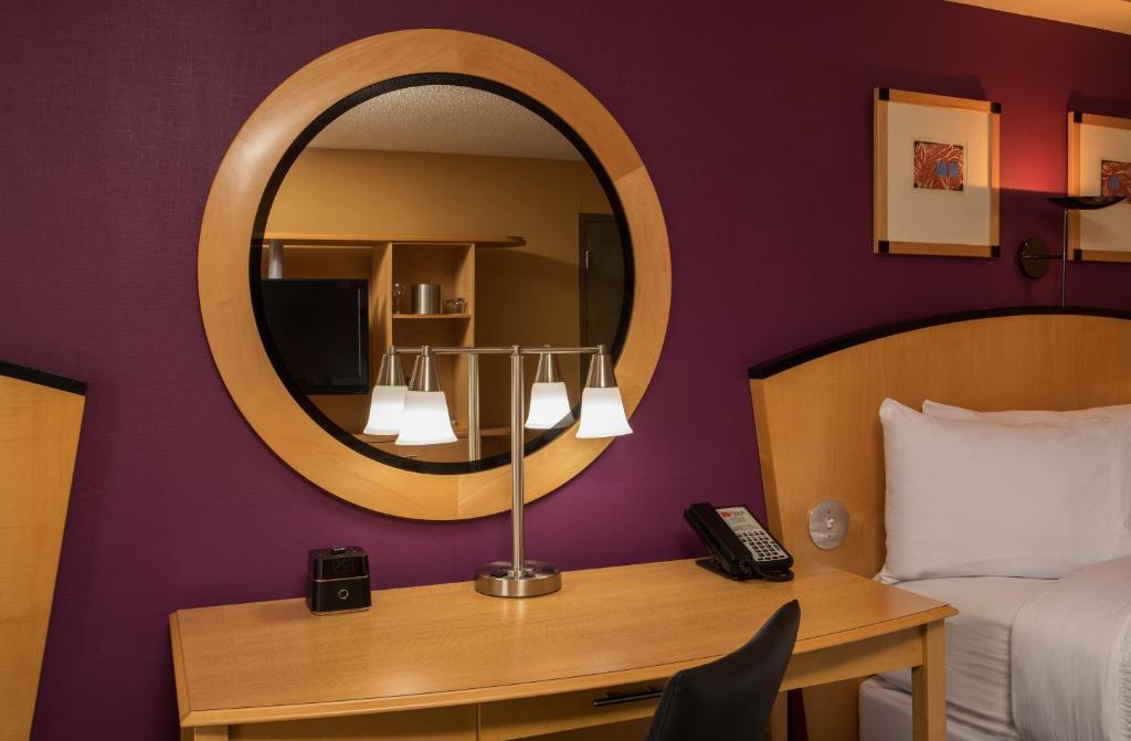 Pier 5 Hotel Baltimore - King Room