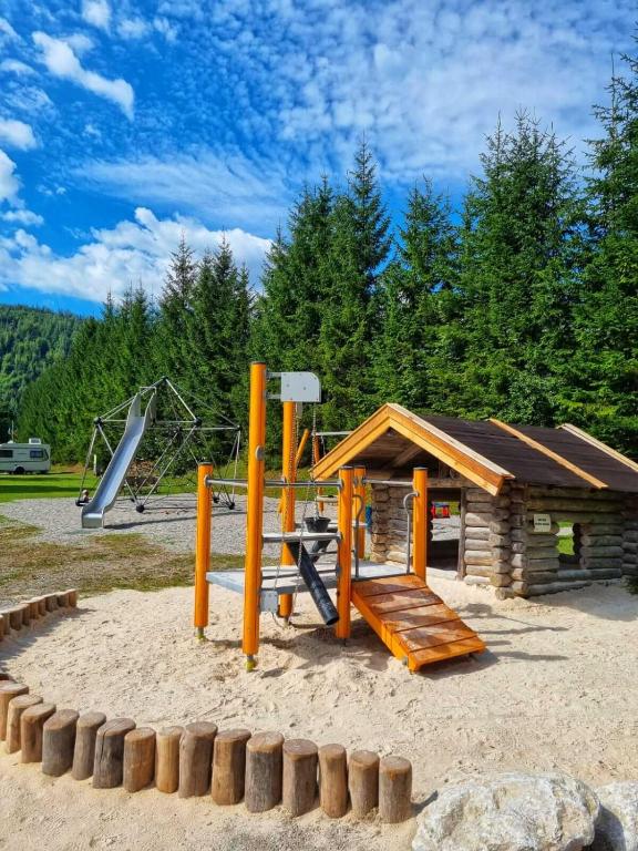 Herní místnost nebo prostor pro děti v ubytování Camping & Ferienunterkünfte Steinplatte