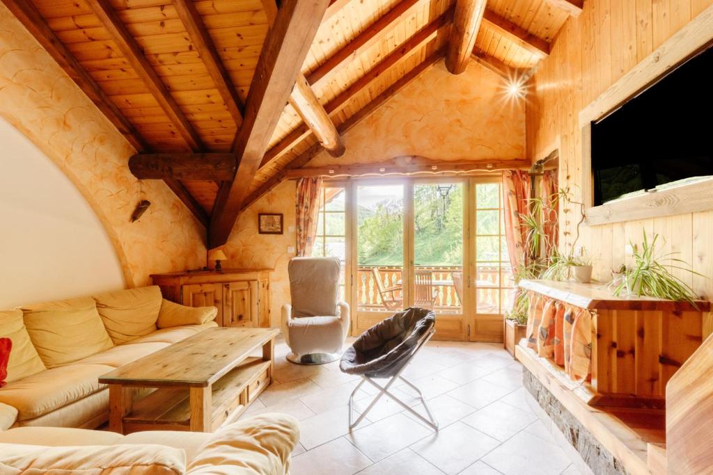 Μια τηλεόραση ή/και κέντρο ψυχαγωγίας στο Lupins