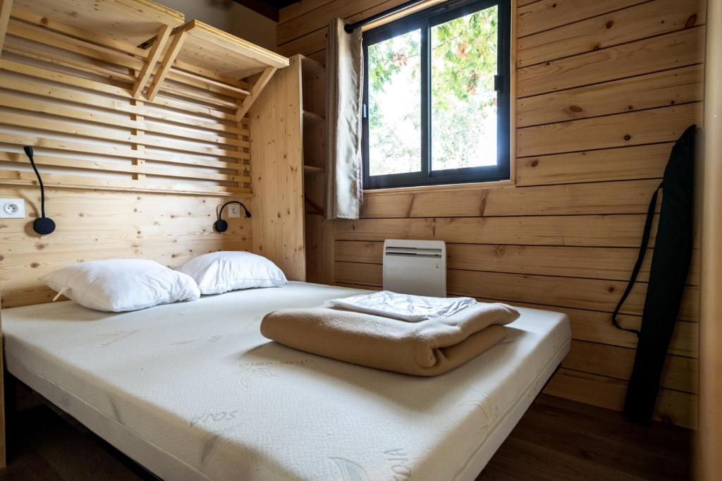 Huttopia Lac d'Aiguebelette - Two-Bedroom Chalet