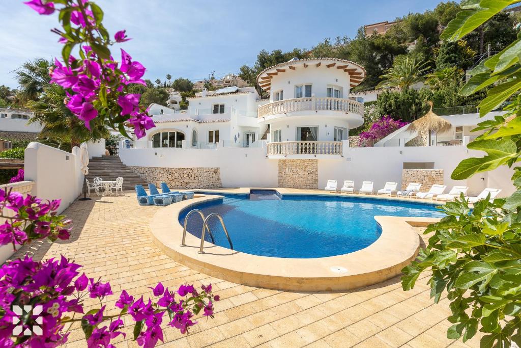 Bazén v ubytování Villa Condor by Abahana Villas nebo v jeho okolí