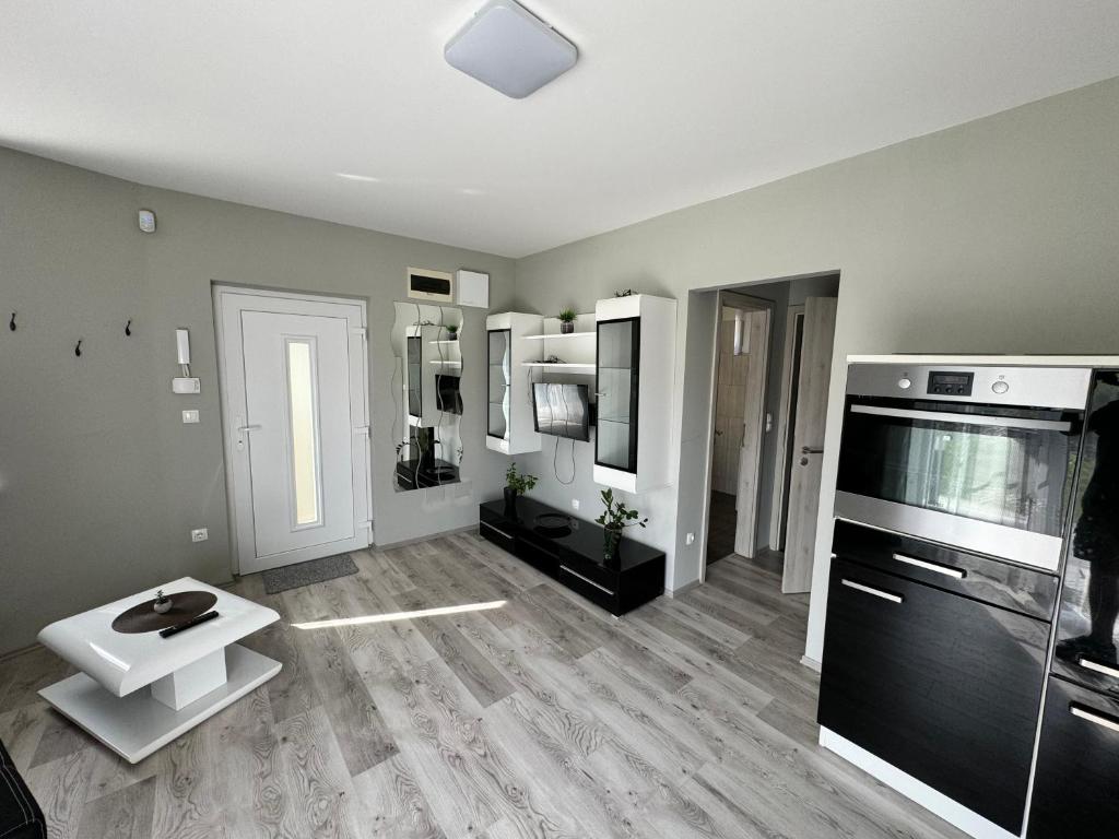 Bajcsy Apartman Siófok 8600 Siófok, Bajcsy-Zsilinszky utca 98 kép - 1