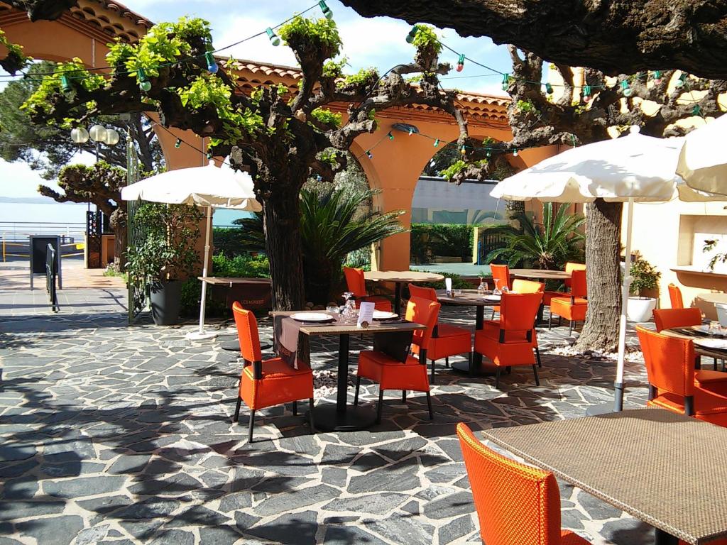Restaurace v ubytování Hotel Le Provencal LogisHotels
