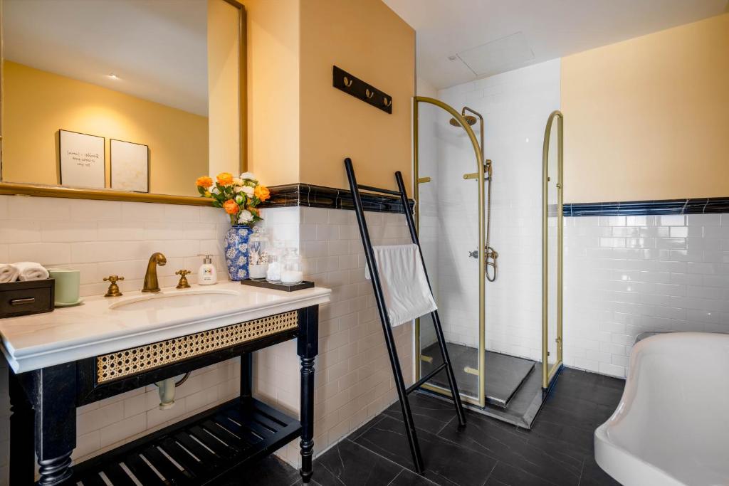Phòng Deluxe Giường Đôi/2 Giường Đơn Nhìn Ra Thành Phố