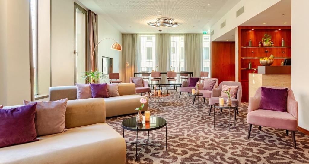 Posezení v ubytování Crowne Plaza Amsterdam - South by IHG