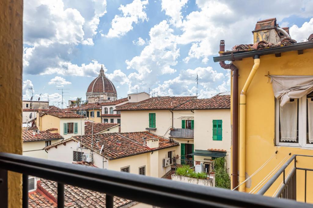 GuestHost - Sant'Ambrogio Gem - Chic Florence Nest