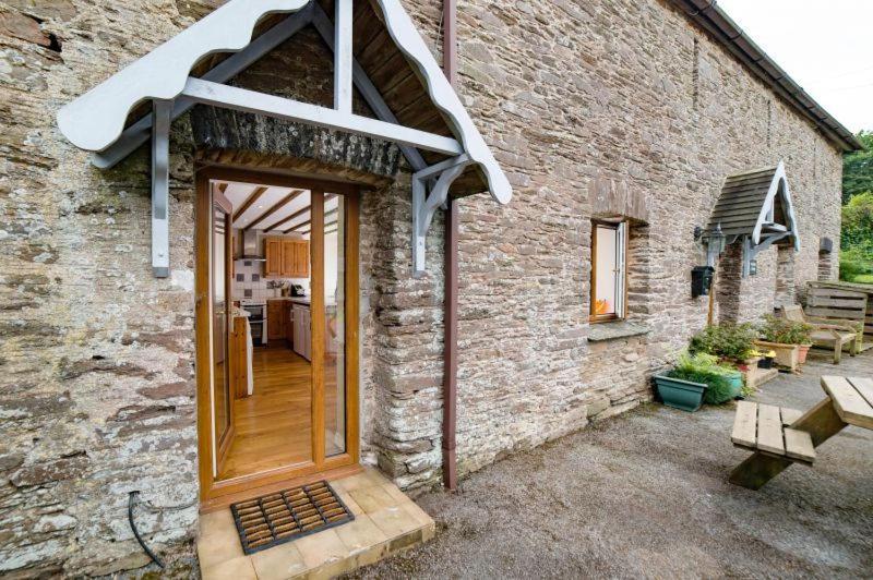 Το κτήριο όπου στεγάζεται  η παραθεριστική κατοικία