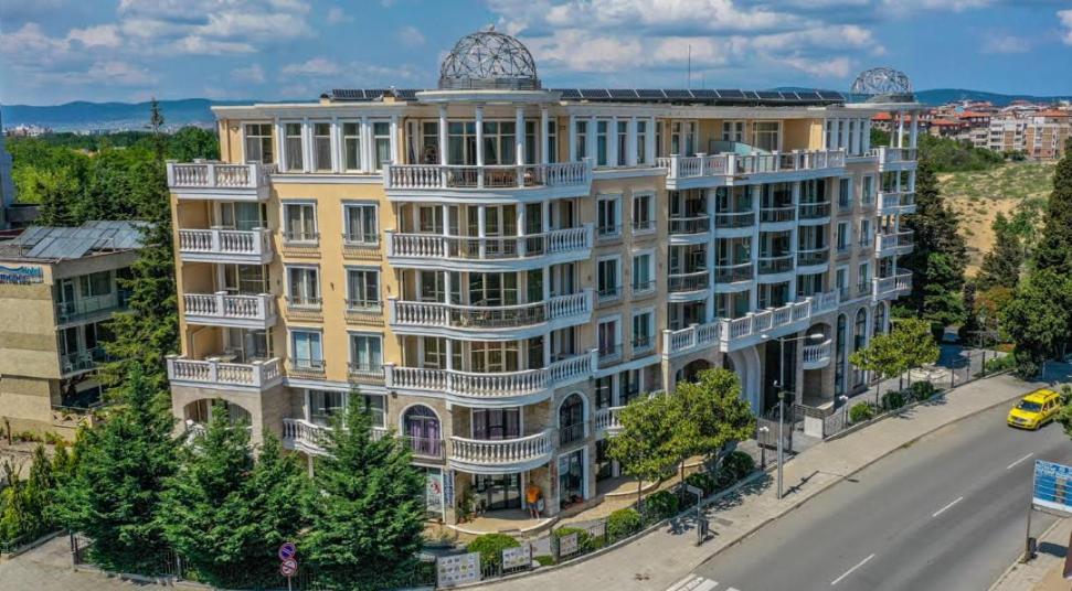 Charming Two-Bedroom Apartment in Villa Roma