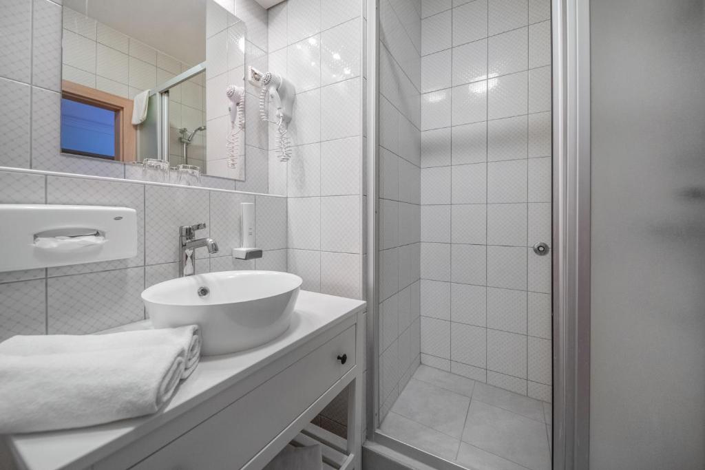 Koupelna v ubytování Corvin Hotel Budapest Sissi Wing