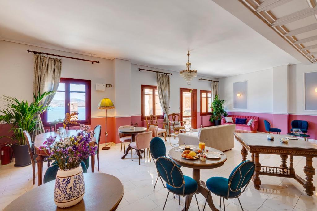 Гостиная зона в Electra Syros - Adults Only