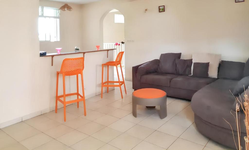 Χώρος καθιστικού στο Maison de 3 chambres avec terrasse amenagee et wifi a Port Louis