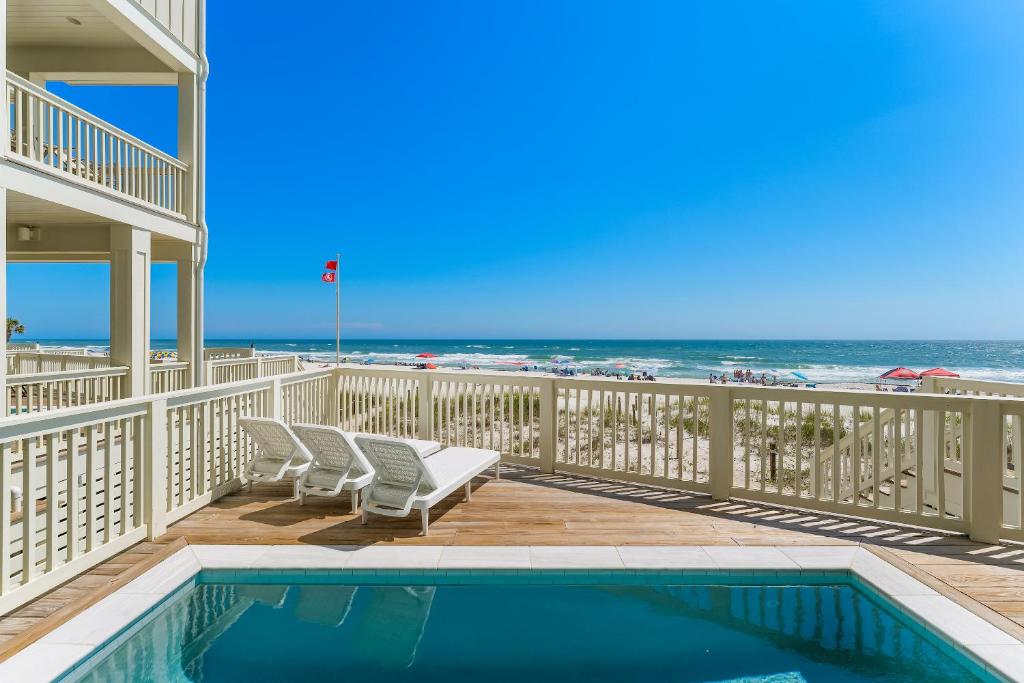 Anchors Aweigh Family Beach House by Panhandle Getaways, Panama City